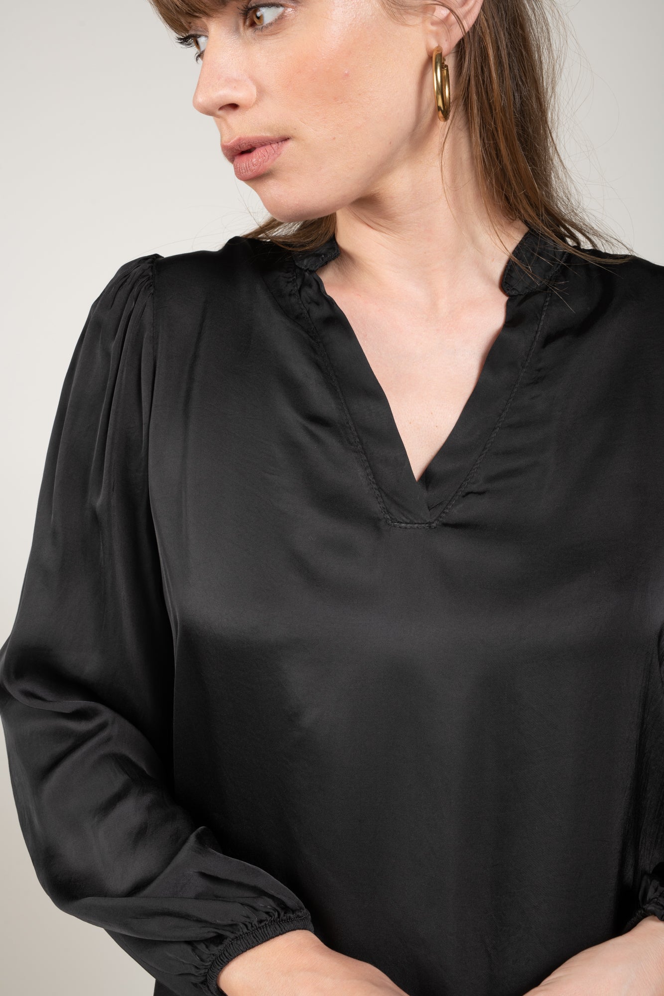 BLOUSE COL V GABRIELLE NOIR