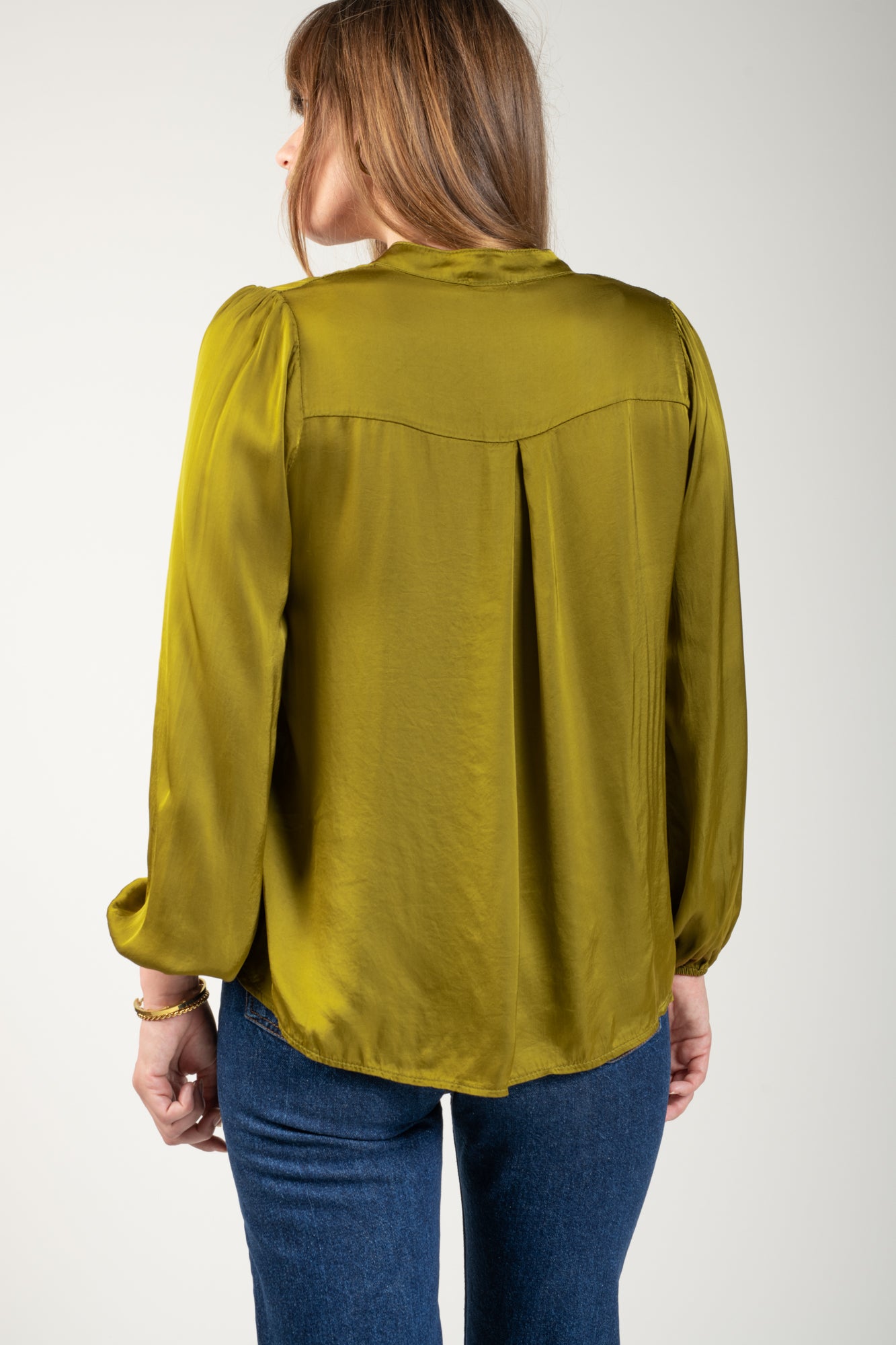 BLOUSE COL V GABRIELLE GOLD OLIVE