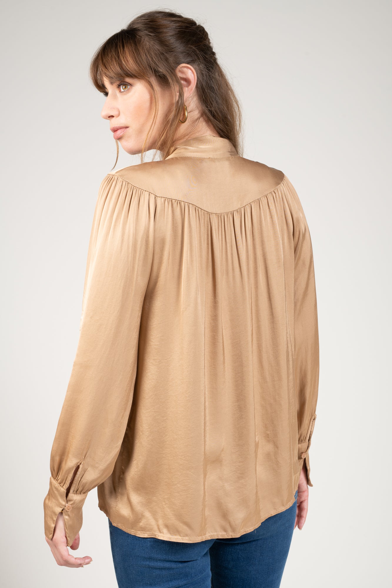 CHEMISE COL LAVALLIÈRE CLÉLIA CAMEL