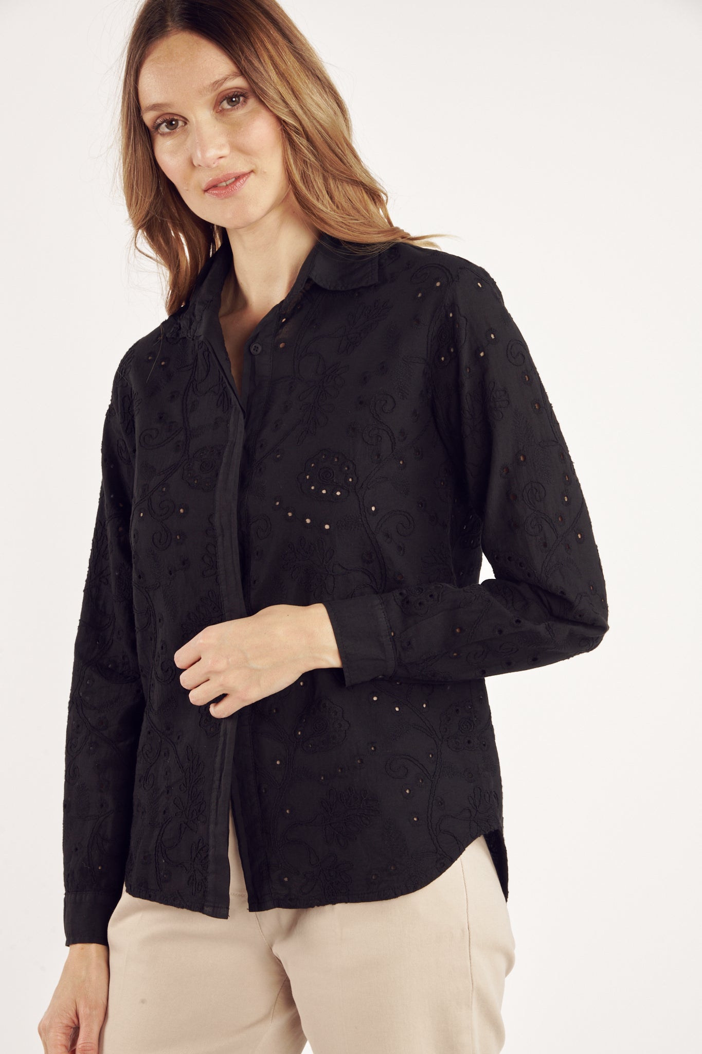 CHEMISE BRODÉE CORALINE NOIR