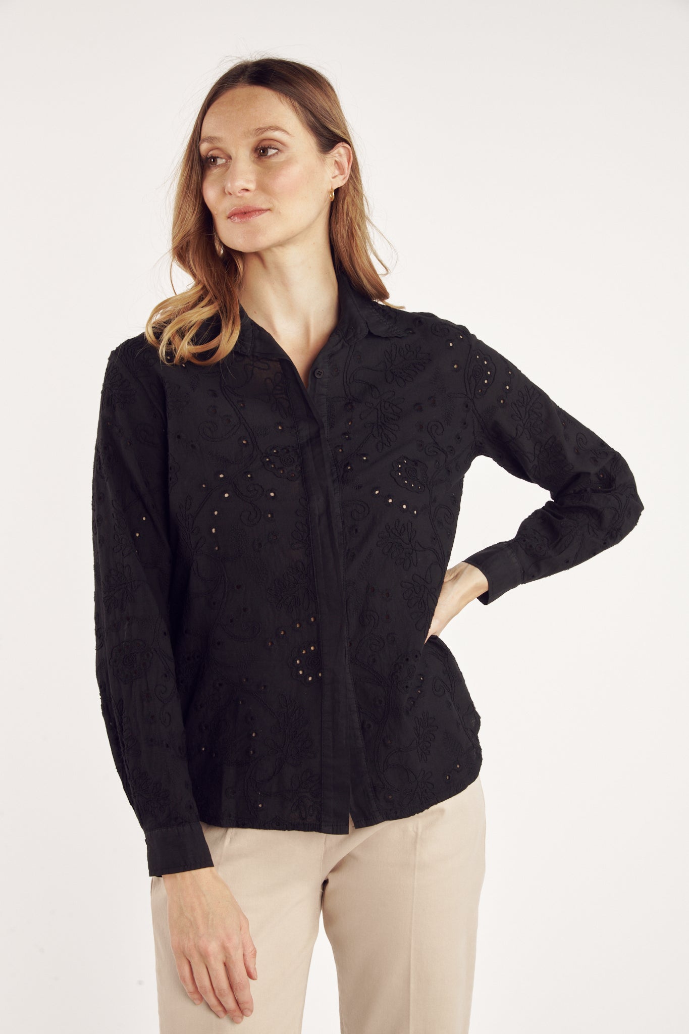 CHEMISE BRODÉE CORALINE NOIR