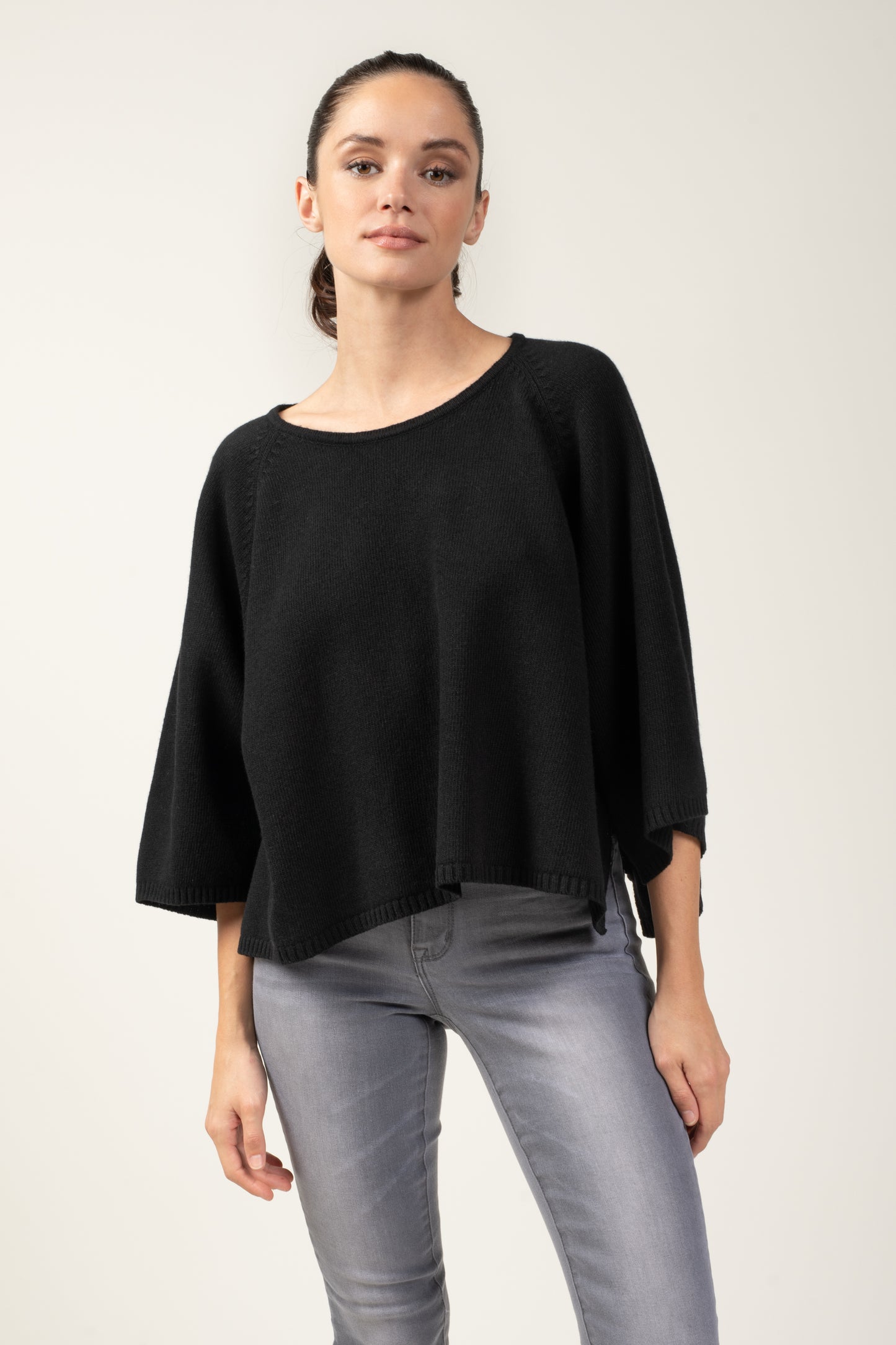 PULL COURT OVERSIZE SÉLENA NOIR