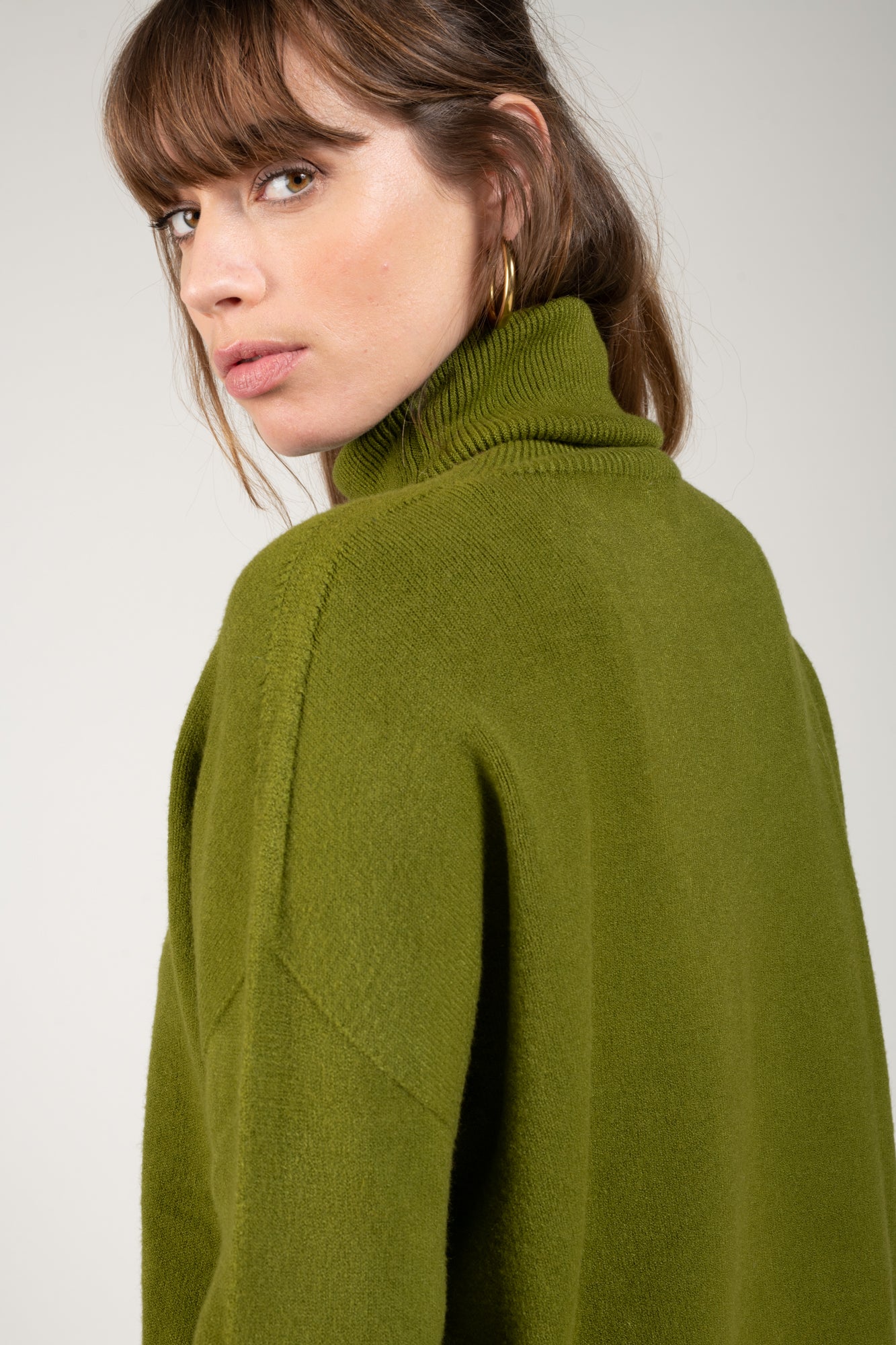 PULL COL ROULÉ MAEVE GOLD OLIVE