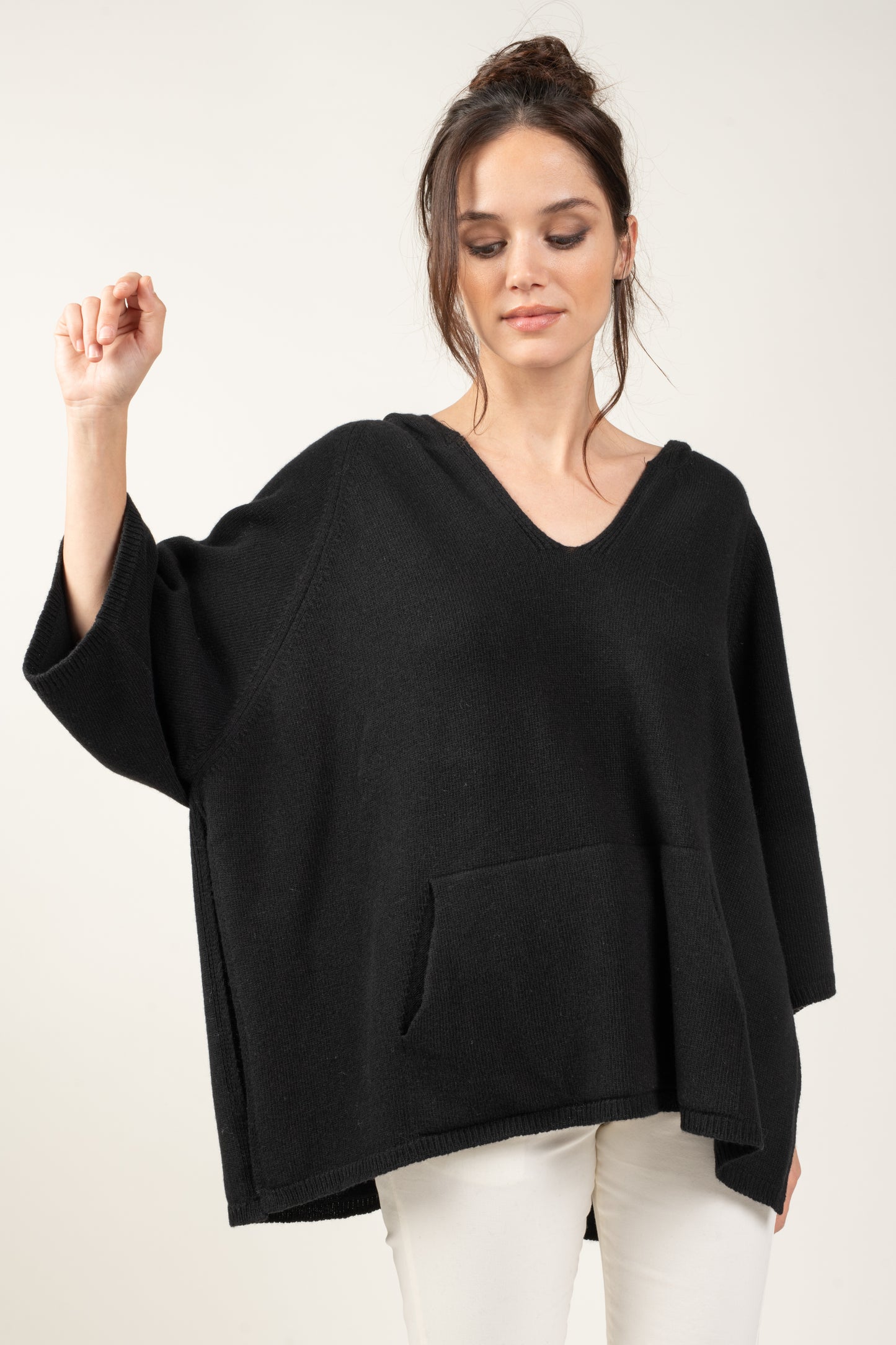 PULL PONCHO CAPUCHE SHARON NOIR