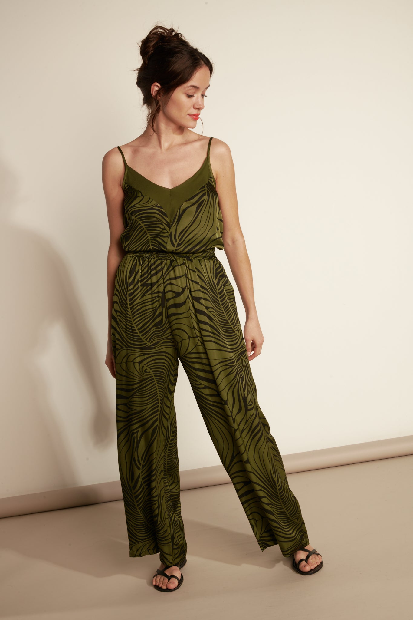 WIDE SILKY SAVANNA TROUSERS (F5017P05Q) - KHAKI 29V