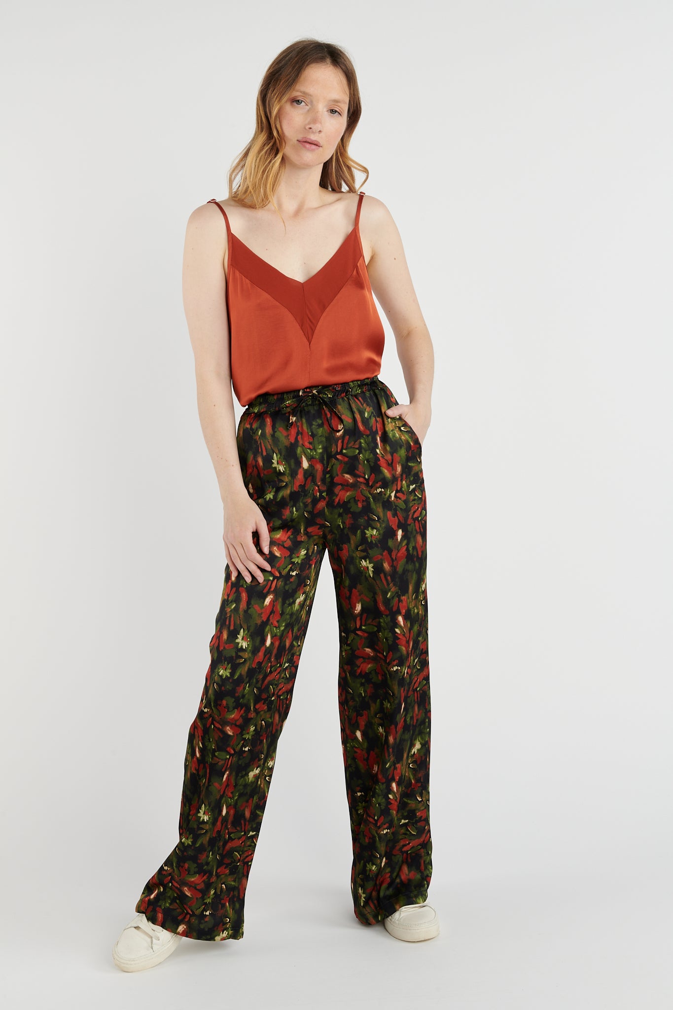 PANTALON BRIGIDA IMPRIMÉ CAMOUFLEUR VERT