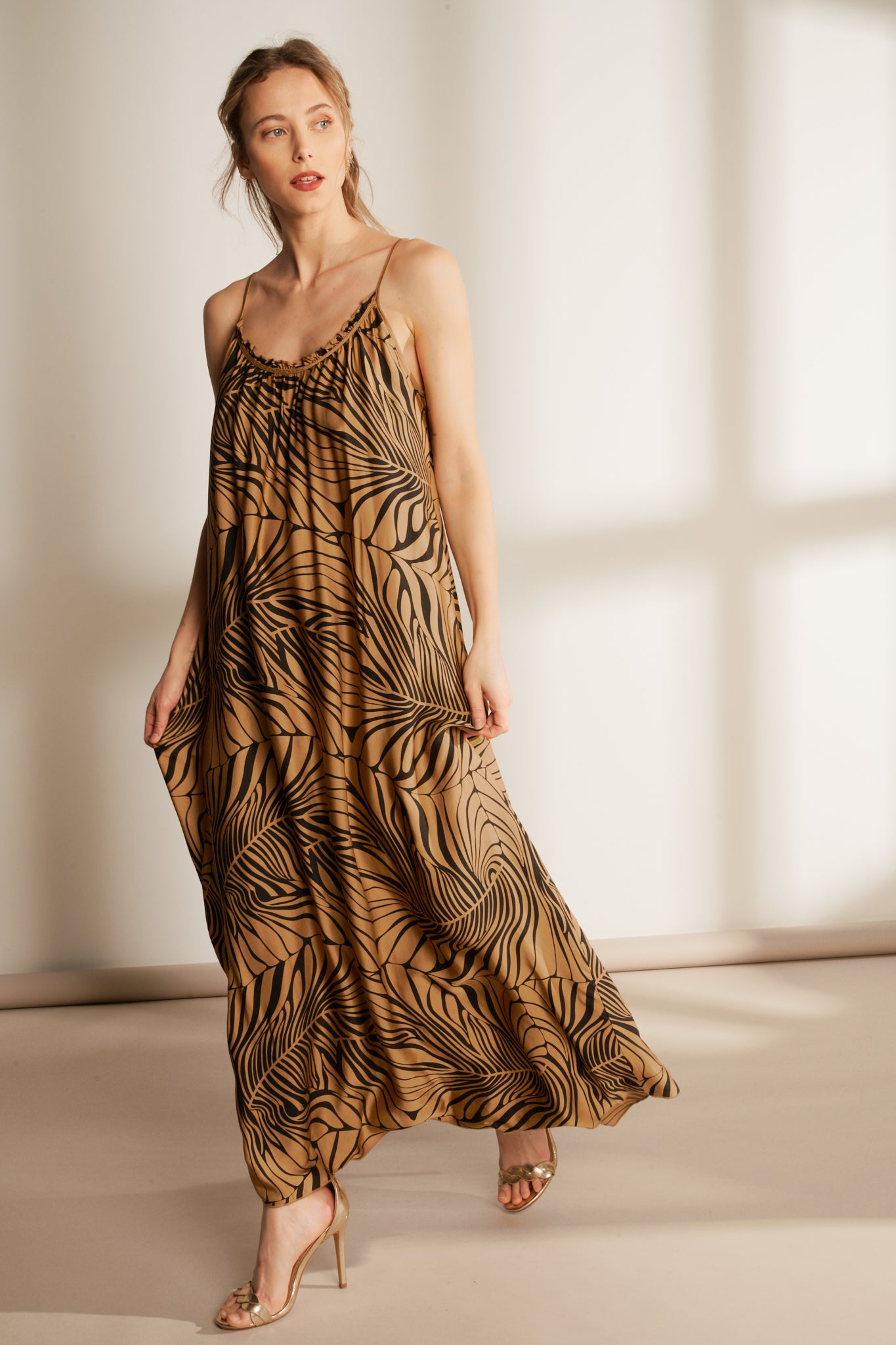 LONG BRET FINE SILKY SAVANA DRESS (FA650A05Q) - CAMEL 29V