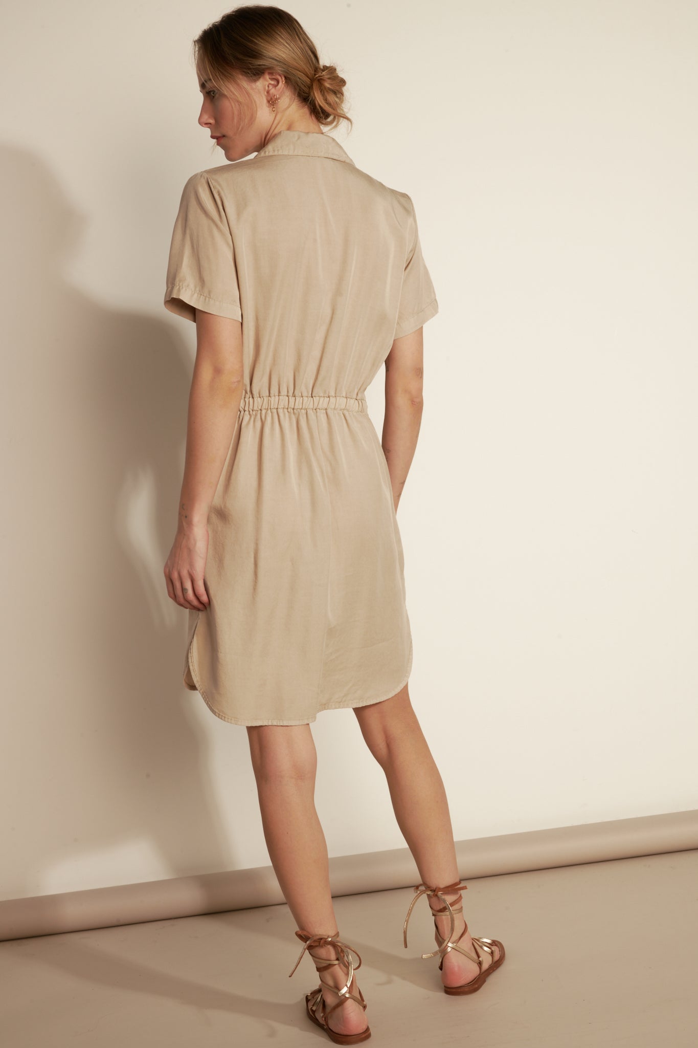 SHORT SLEEVE TENCEL DRESS - SAND