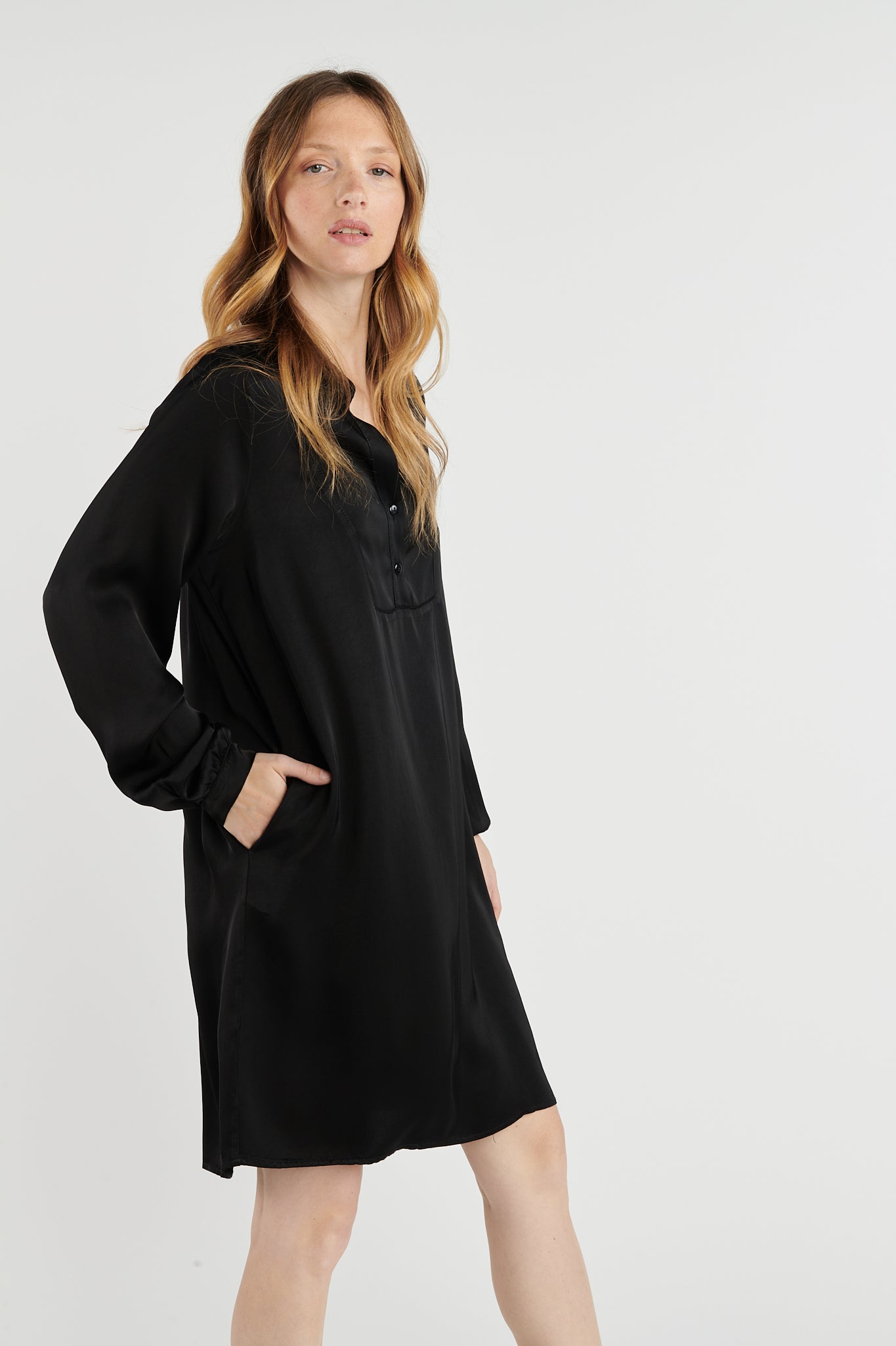 ROBE SATINÉE BRITNEY NOIR