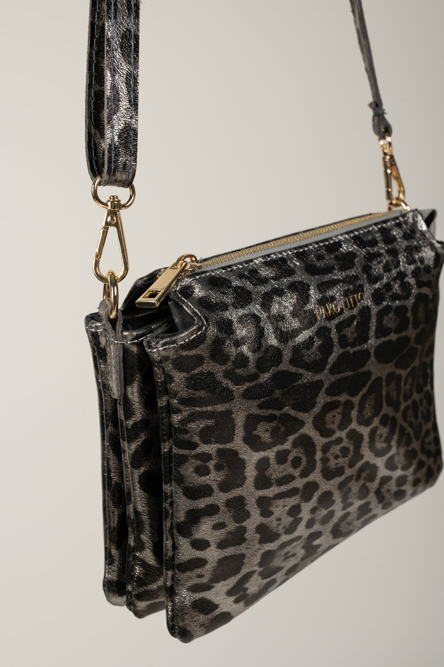 SILVER LEOPARD DOUBLE PORT POUCH