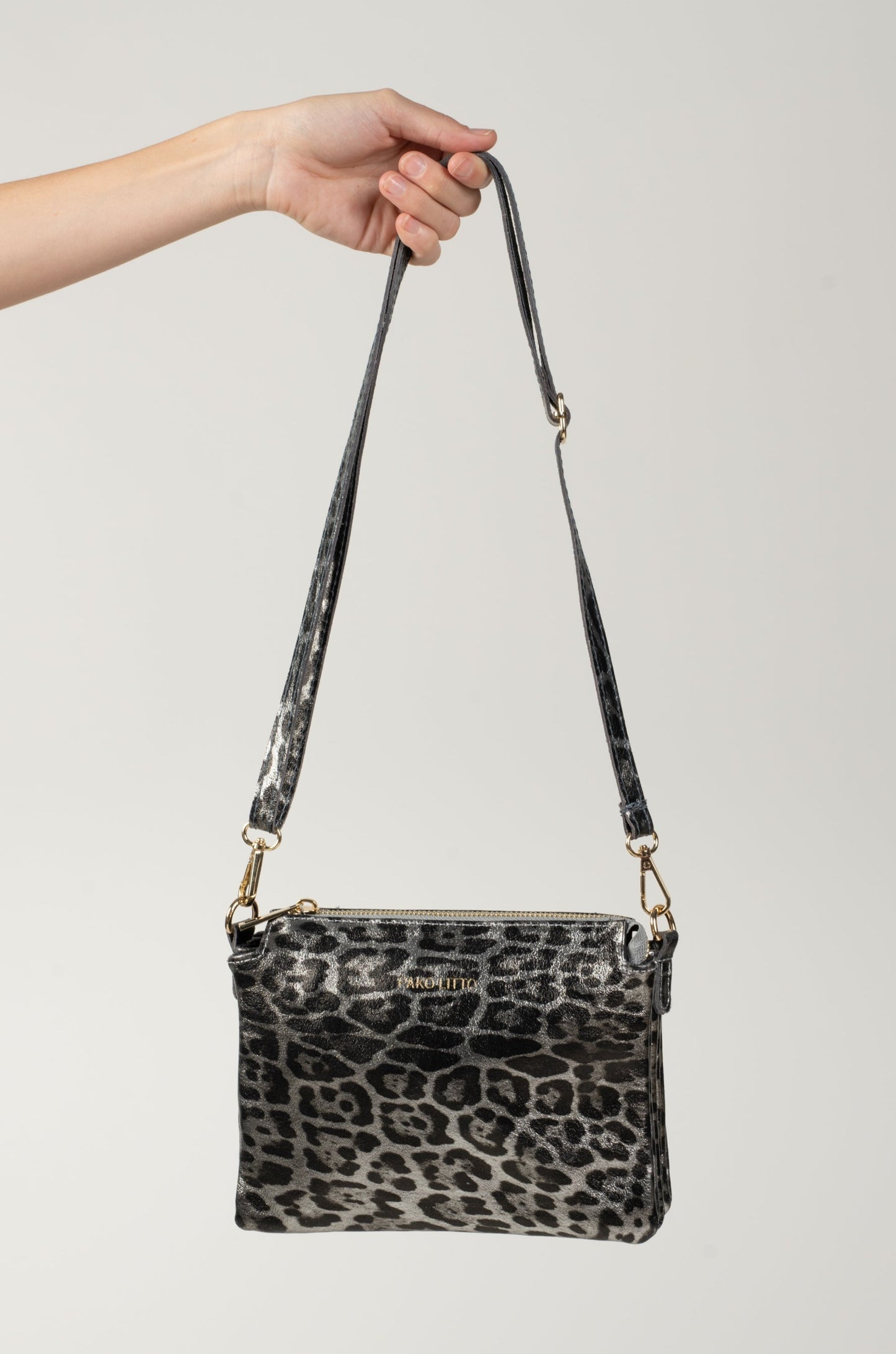 SILVER LEOPARD DOUBLE PORT POUCH