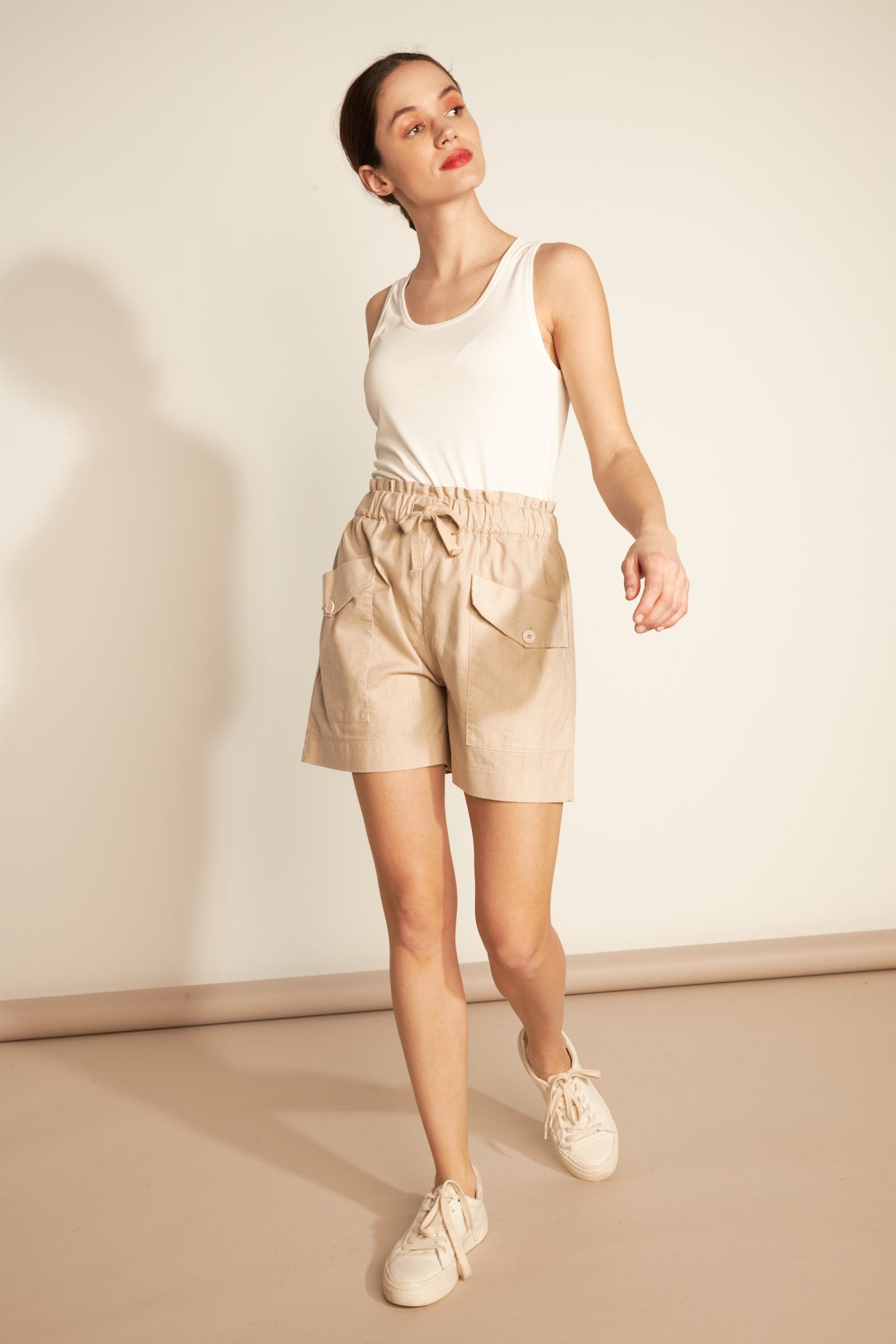 STRIPPED FINE ELASTIC WAIST SHORTS - SAND