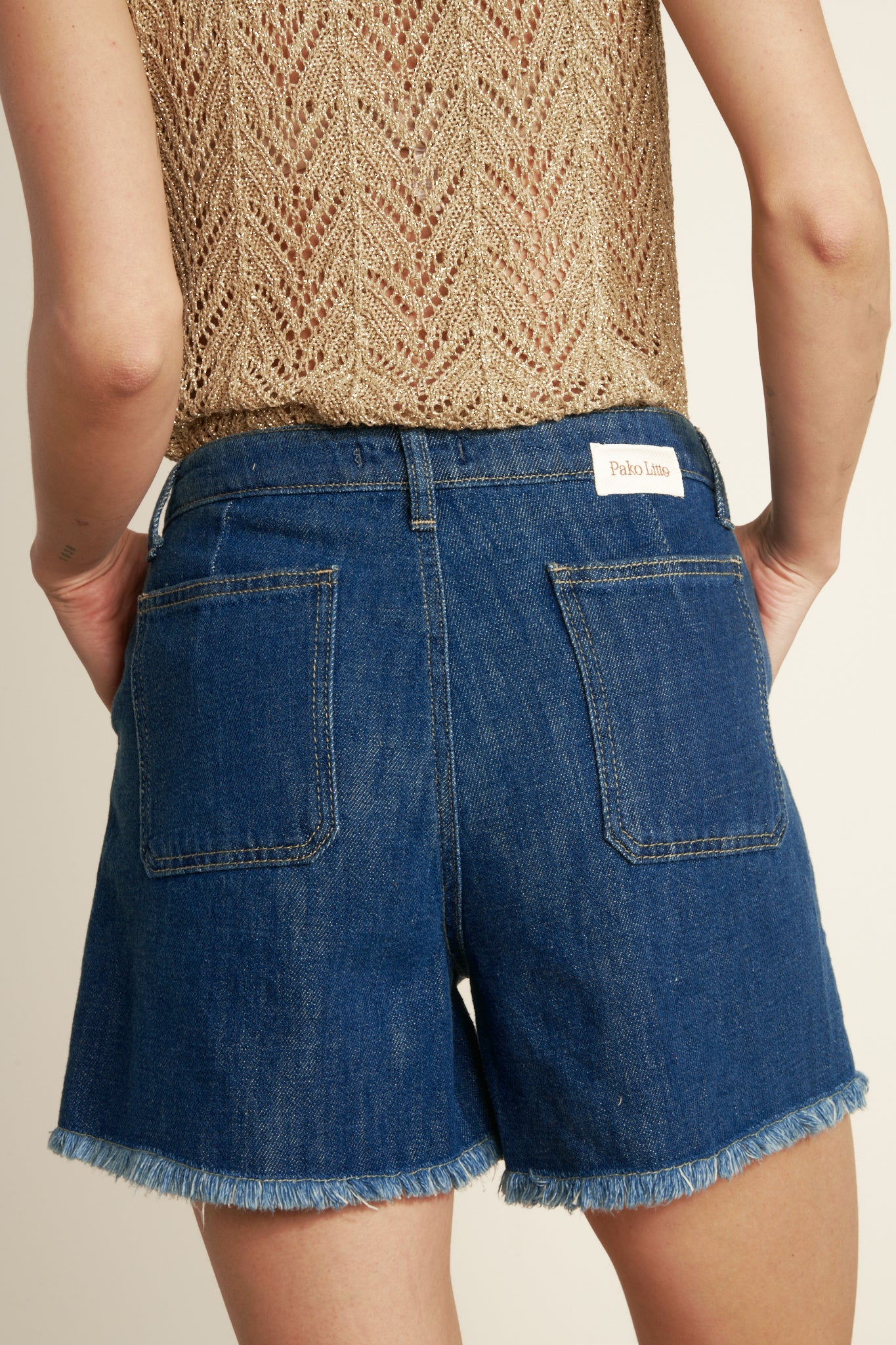 LIGHT DENIM FRINGE BOTTOM SHORTS - DARK DENIM