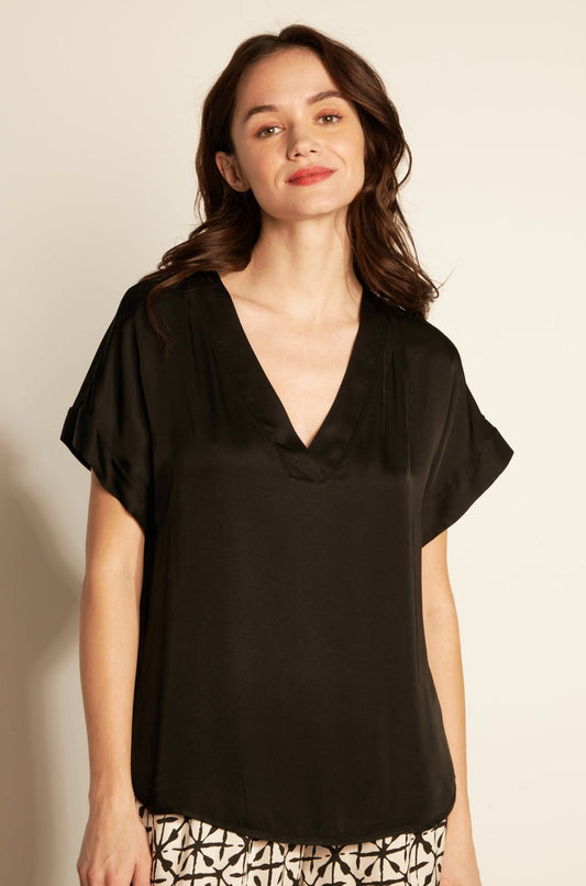 M.COURTE SILKY V-NECK TOP (FA655B05Q) - BLACK