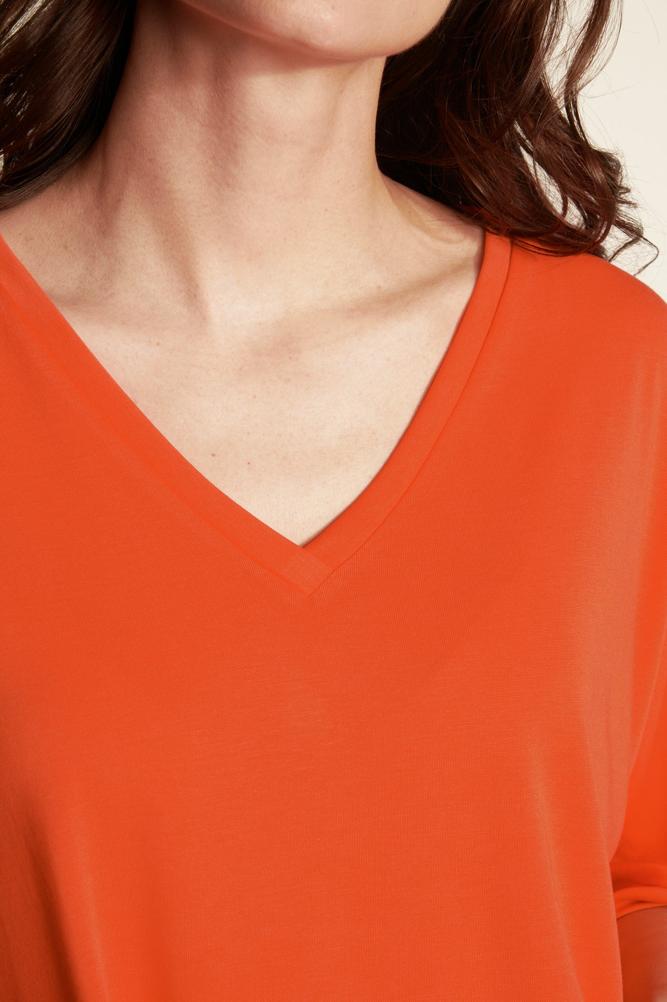 AMLE V-NECK MODAL TOP - ORANGE